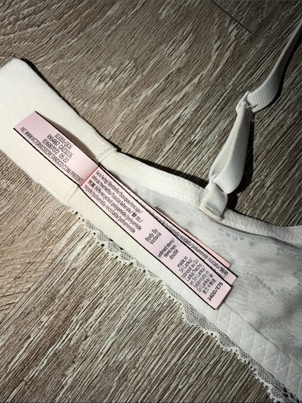 Victoria's Secret Cream Lace Bra with Black Bow  Trim sexy feminine bridal 34dd
